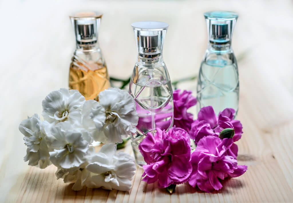 Parfuem Mit Blumen Verschenken